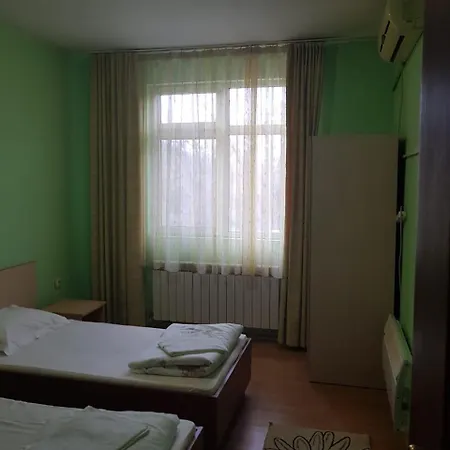 Briz Hotel *
